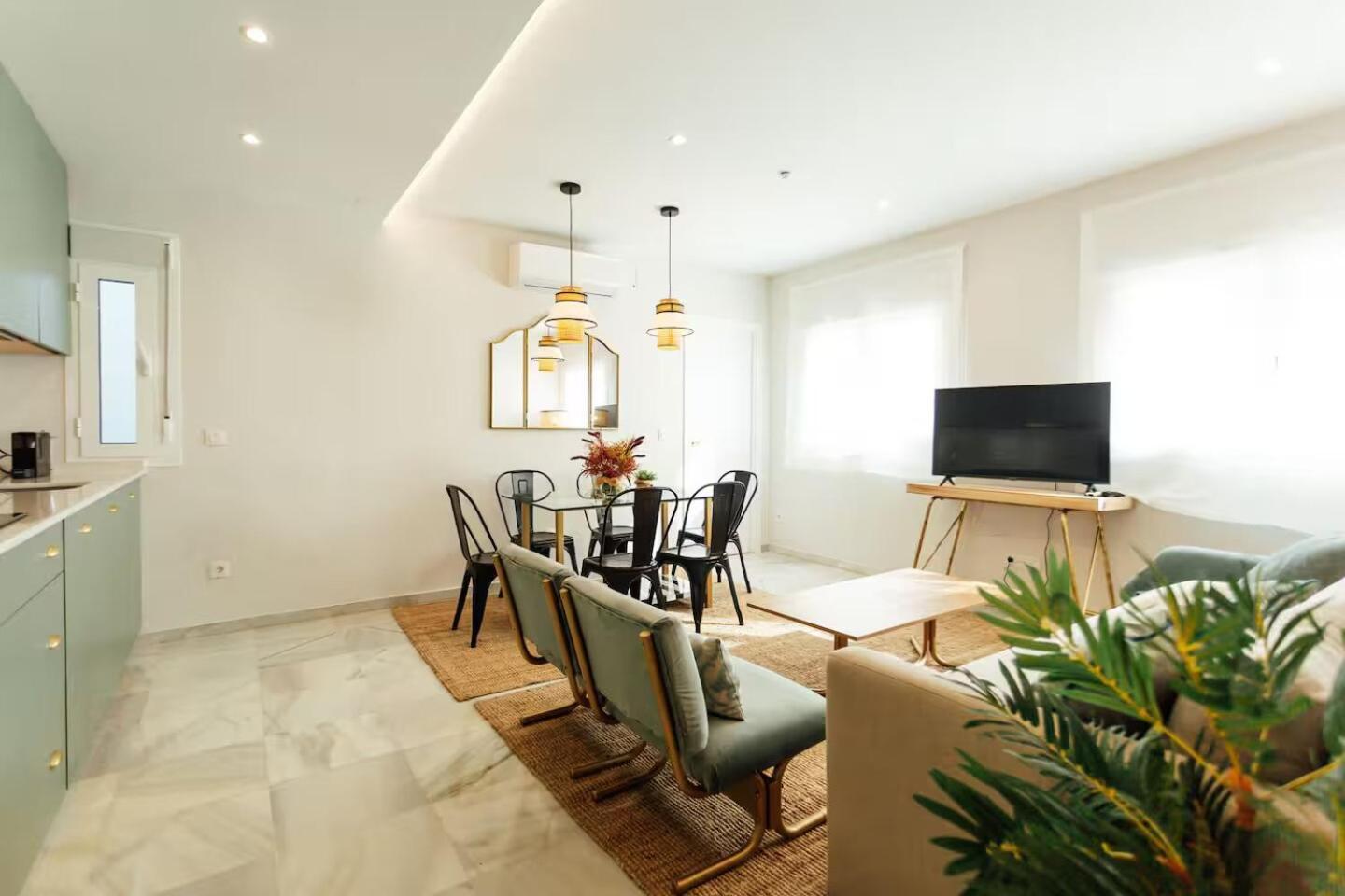 Reformed And Comfy- 2bd 2bth- Arenal * Sevilla
